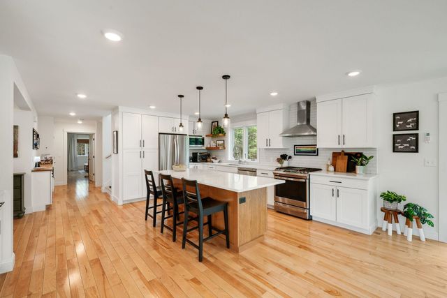 17 Winding Brook Road, Jericho, VT 05465