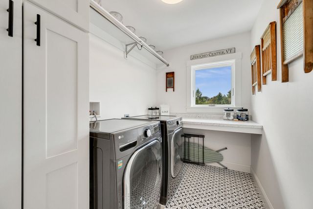 17 Winding Brook Road, Jericho, VT 05465