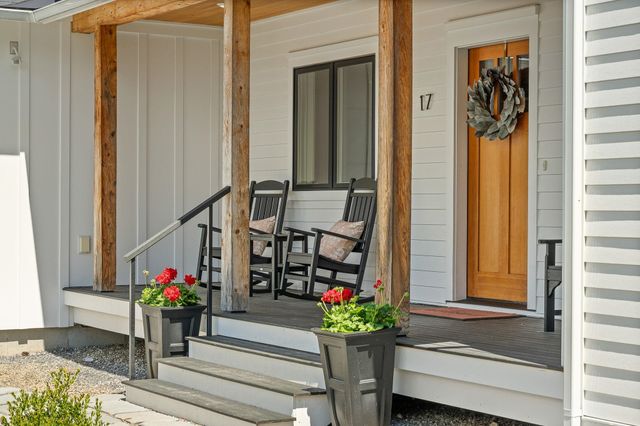 17 Winding Brook Road, Jericho, VT 05465