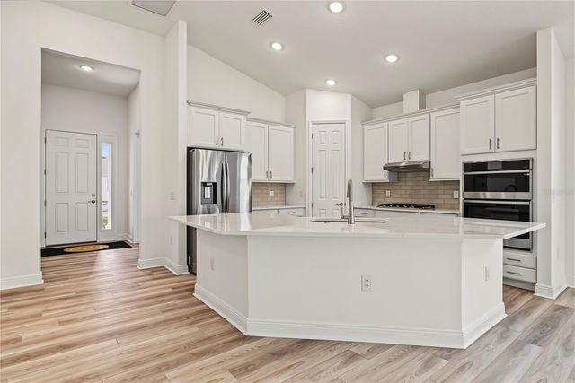 3951 KENNEBUNK LOOP, Mount Dora, FL 32757
