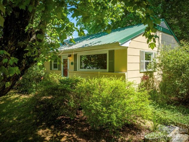 184 London Road, Asheville, NC 28803
