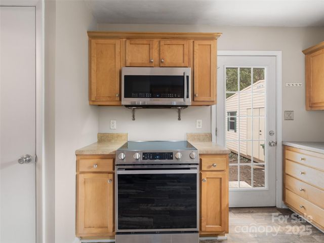 184 London Road, Asheville, NC 28803