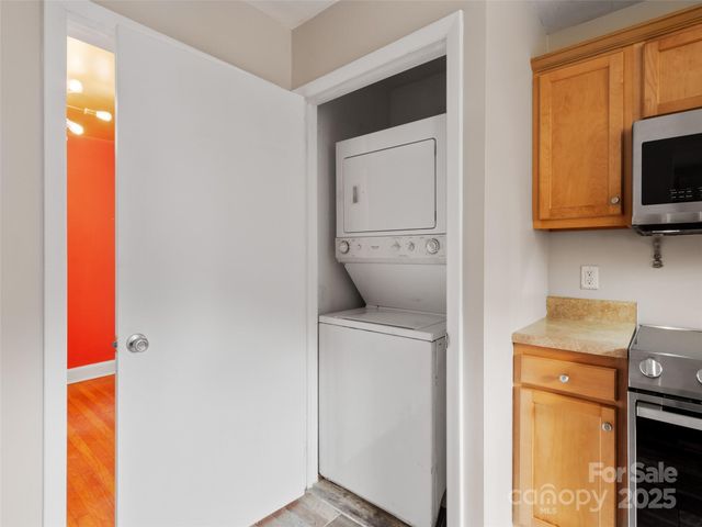 184 London Road, Asheville, NC 28803