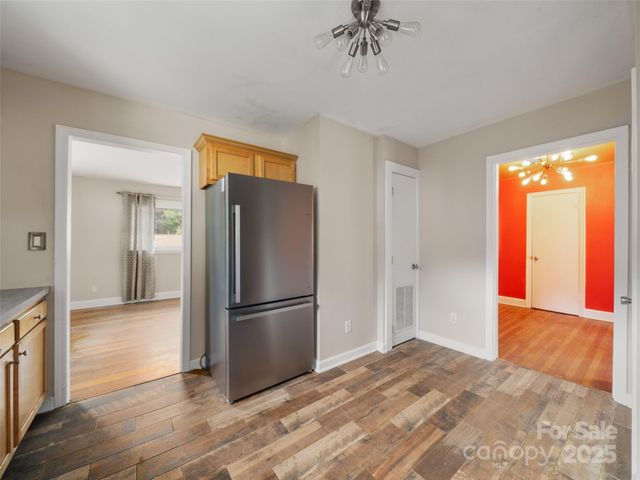 184 London Road, Asheville, NC 28803