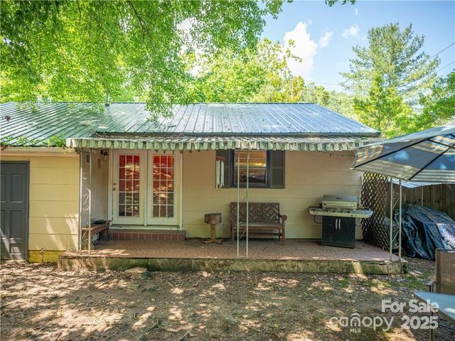 184 London Road, Asheville, NC 28803