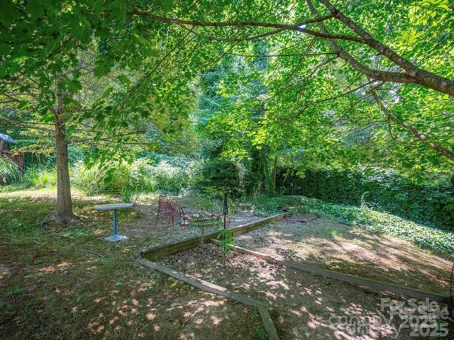 184 London Road, Asheville, NC 28803