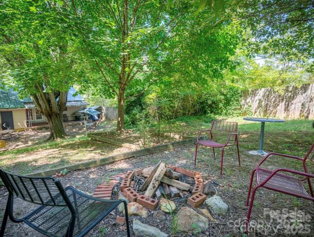 184 London Road, Asheville, NC 28803