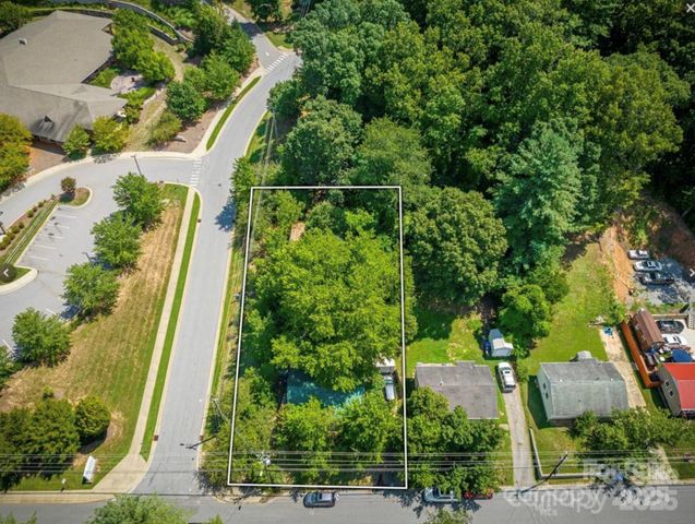 184 London Road, Asheville, NC 28803