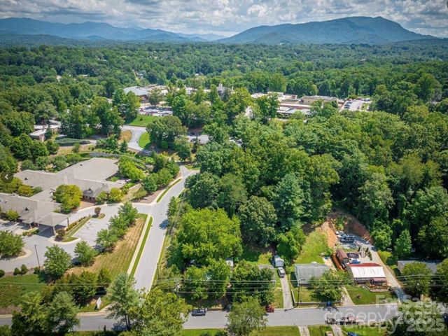 184 London Road, Asheville, NC 28803