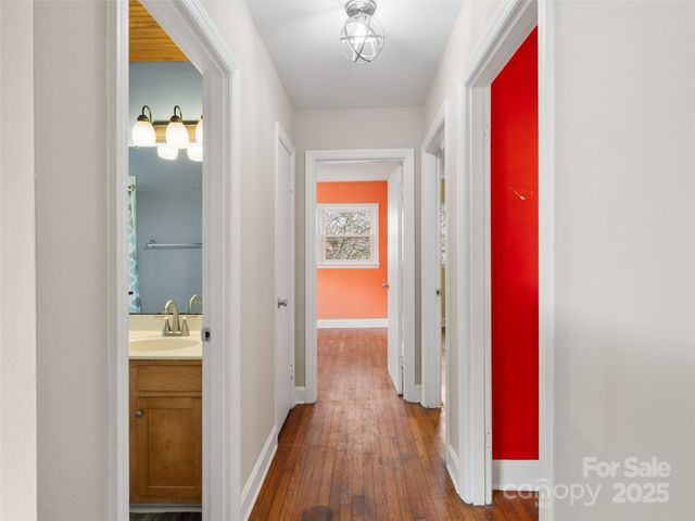 184 London Road, Asheville, NC 28803