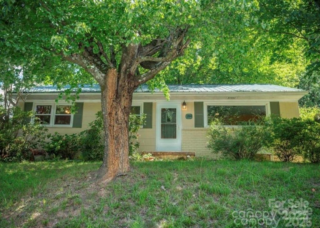 184 London Road, Asheville, NC 28803