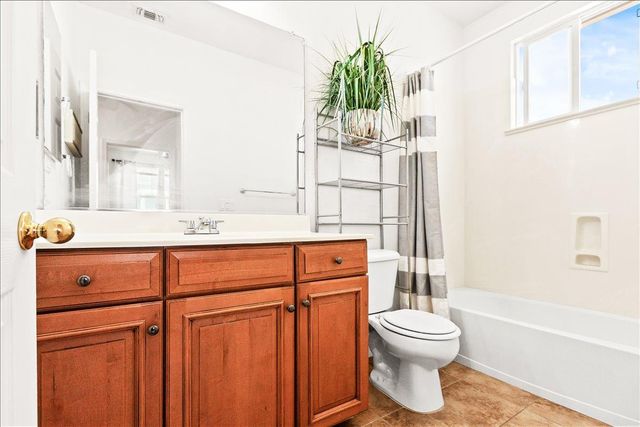 2820 Hawaiian Petrel Ave, Modesto, CA 95355