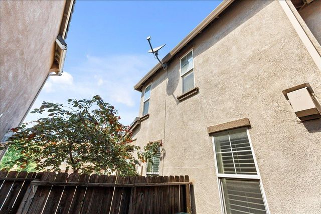 2820 Hawaiian Petrel Ave, Modesto, CA 95355