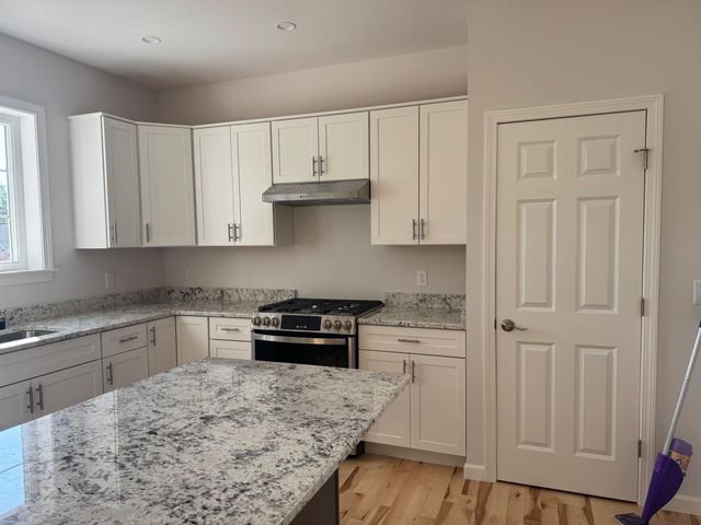 11 Rock Ridge Boulevard, Lebanon, NH 03784