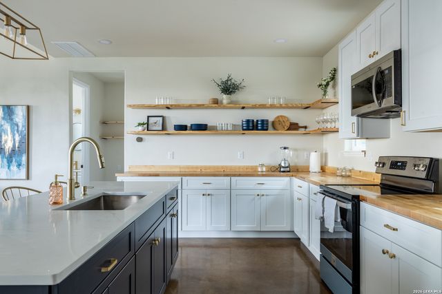 1808 Trail Ridge Dr., Canyon Lake, TX 78133