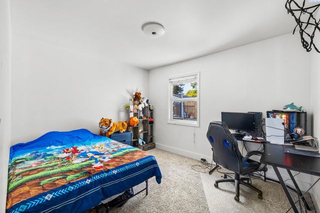 2404 Dallas St, Richland, WA 99352