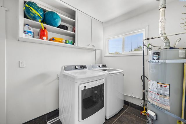 2404 Dallas St, Richland, WA 99352