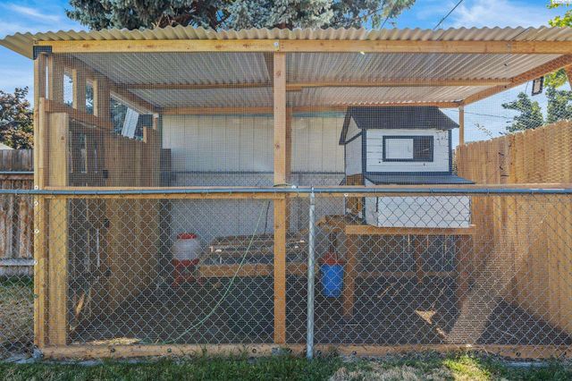 2404 Dallas St, Richland, WA 99352