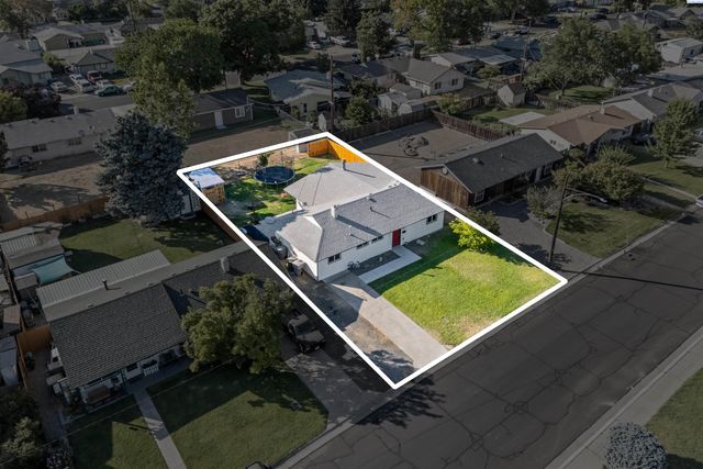 2404 Dallas St, Richland, WA 99352