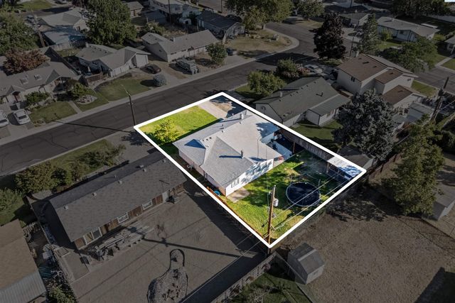 2404 Dallas St, Richland, WA 99352