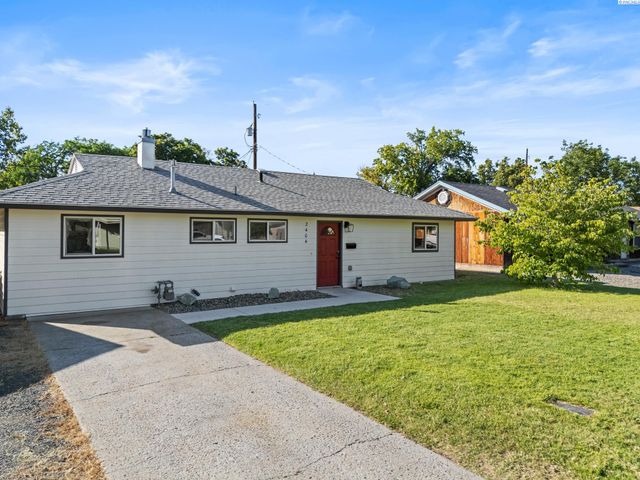 2404 Dallas St, Richland, WA 99352
