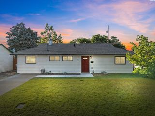 2404 Dallas St, Richland, WA 99352