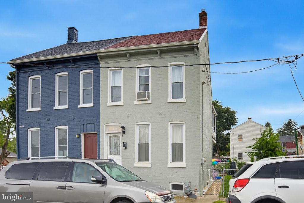 326 SMITH ST, York, PA 17401