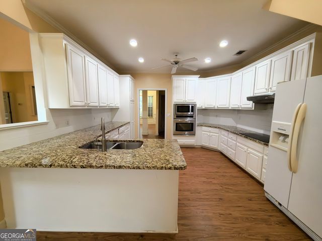 4009 Treemont Lane, Suwanee, GA 30024