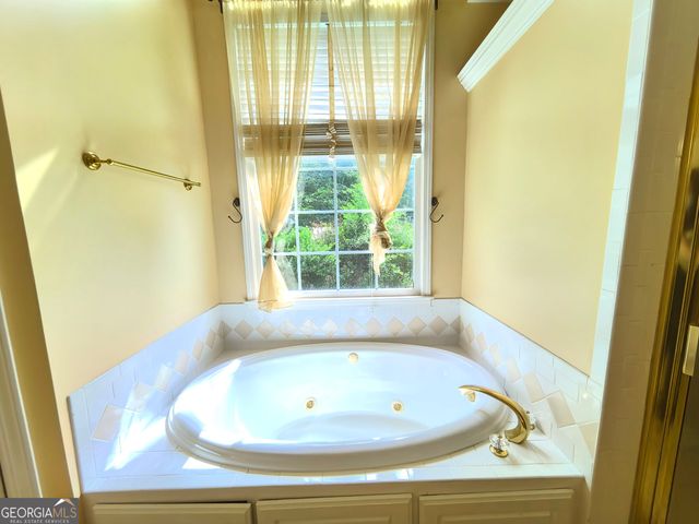 4009 Treemont Lane, Suwanee, GA 30024