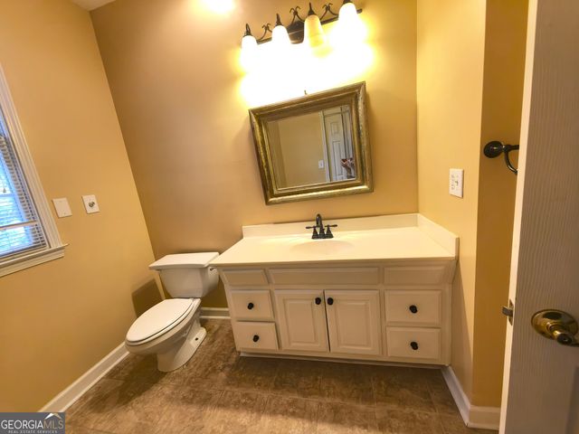 4009 Treemont Lane, Suwanee, GA 30024