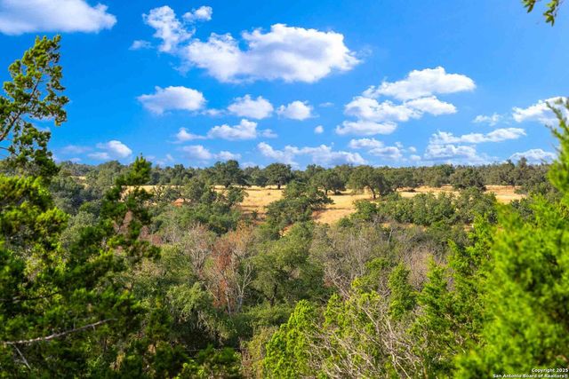 7625 N State Highway 16, Fredericksburg, TX 78624