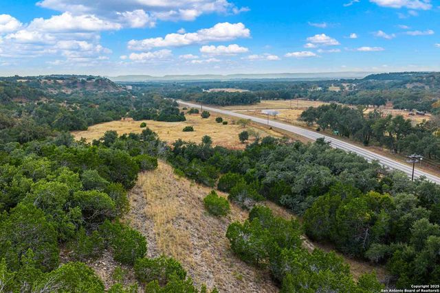 7625 N State Highway 16, Fredericksburg, TX 78624