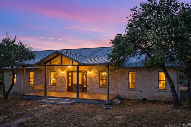 7625 N State Highway 16, Fredericksburg, TX 78624