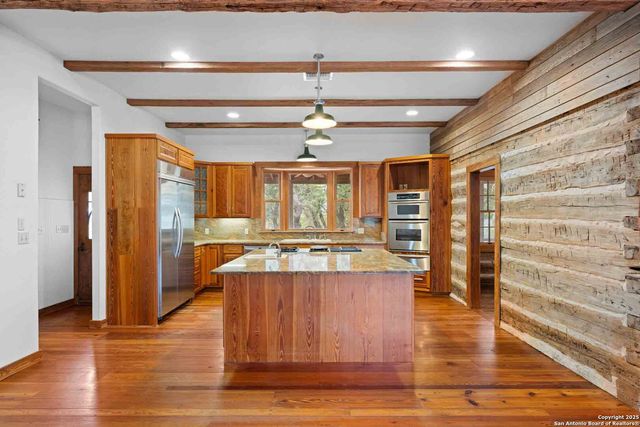 7625 N State Highway 16, Fredericksburg, TX 78624