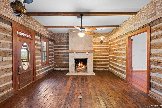 7625 N State Highway 16, Fredericksburg, TX 78624