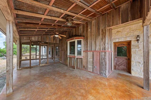 7625 N State Highway 16, Fredericksburg, TX 78624