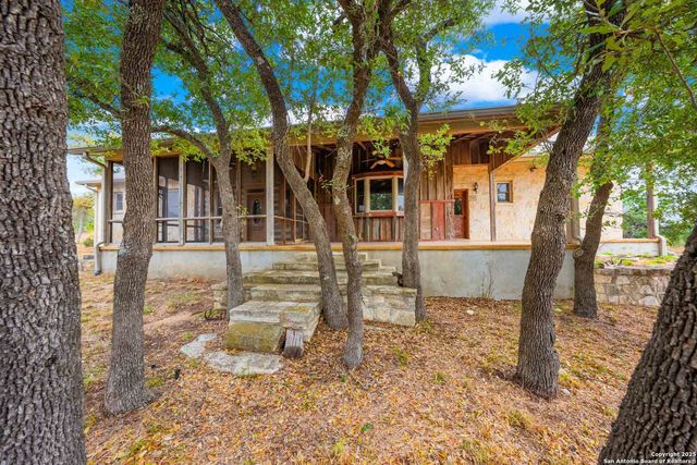 7625 N State Highway 16, Fredericksburg, TX 78624