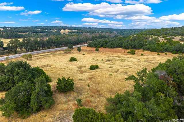 7625 N State Highway 16, Fredericksburg, TX 78624