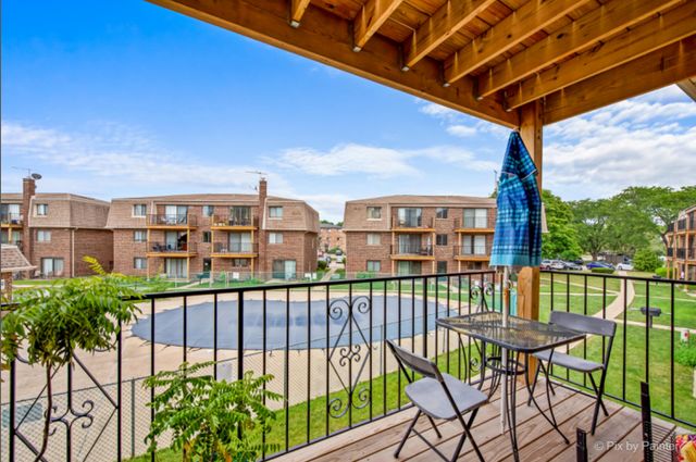1452 Carol Court 2A, Palatine, IL 60074