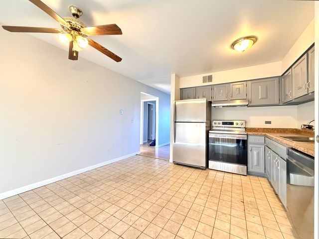 1452 Carol Court 2A, Palatine, IL 60074