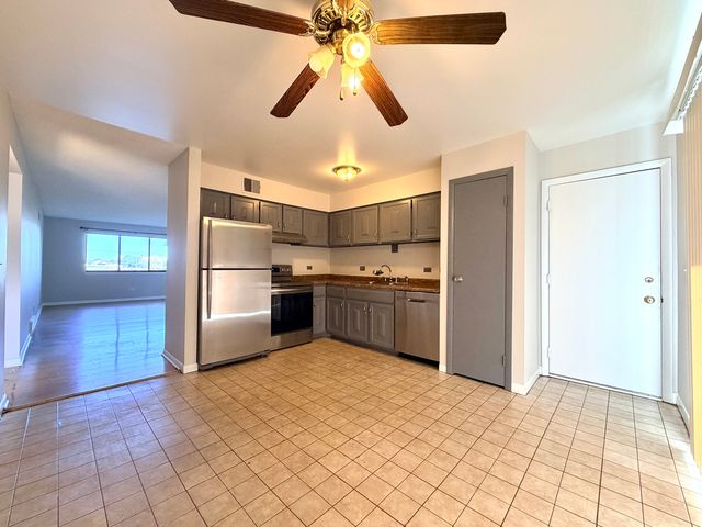 1452 Carol Court 2A, Palatine, IL 60074