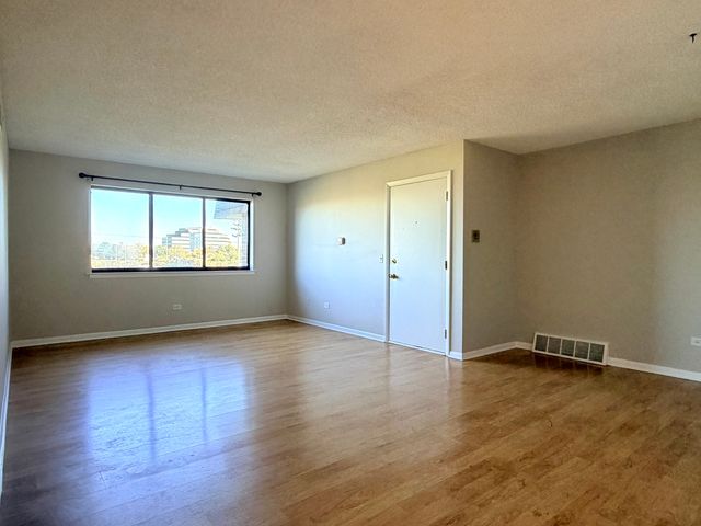 1452 Carol Court 2A, Palatine, IL 60074