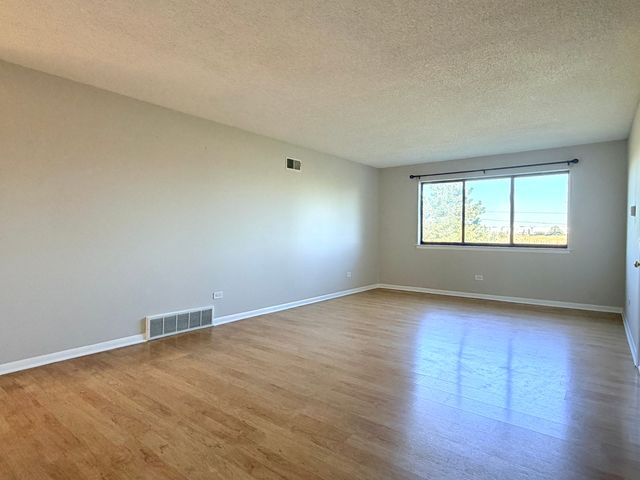 1452 Carol Court 2A, Palatine, IL 60074