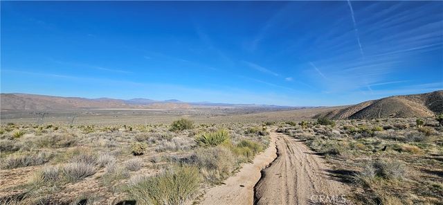 26845 Grand View Rd, Apple Valley, CA 92308