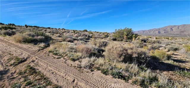 26845 Grand View Rd, Apple Valley, CA 92308