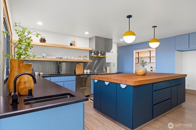 16021 Colony Road, Burlington, WA 98232