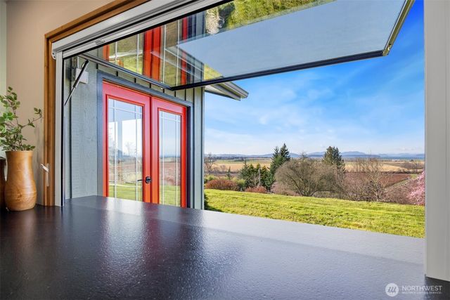 16021 Colony Road, Burlington, WA 98232