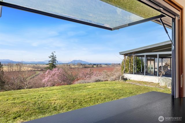 16021 Colony Road, Burlington, WA 98232