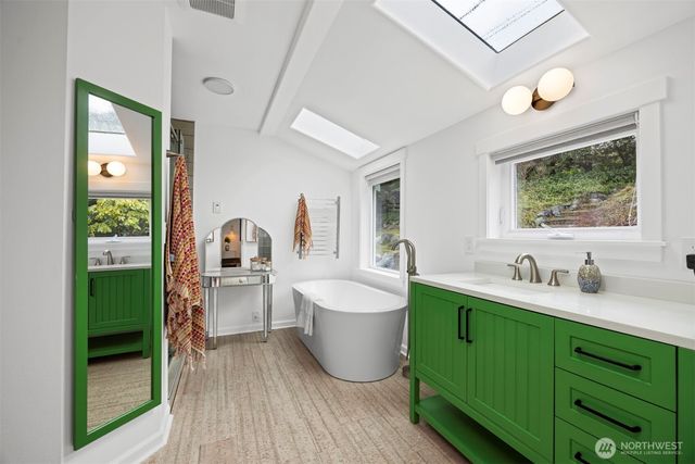 16021 Colony Road, Burlington, WA 98232