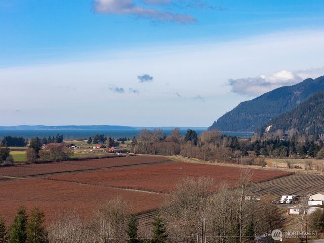 16021 Colony Road, Burlington, WA 98232